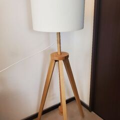 IKEA LAUTERS ラウテルス フロアランプ　ホワイトの画像