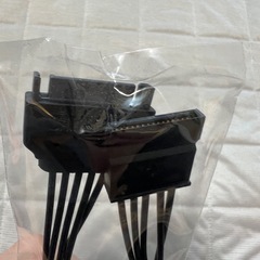 【未開封】SATA電源延長ケーブル オス×1↔️メス×1の画像