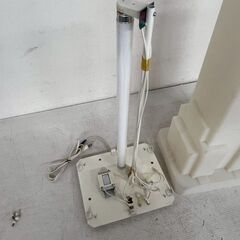スタンドライト エンパイアステートビル モデル 点灯確認済 インテリア 間接照明 照明器具 フロアライト ホワイト 100V 蛍光灯 Y1274の画像