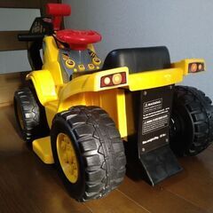 進むショベルカー【決まりました】の画像