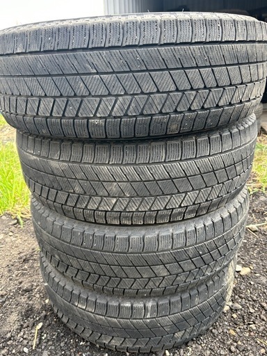 タイヤBRIDGESTONE BLIZZAK VRX3 195/65 R15 2022年製 冬タイヤ4
