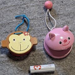 ■おもちゃの楽器まとめて４点★木琴・タンバリン・カスタネットX２★動物絵柄の可愛い楽器◎の画像
