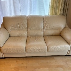 IDC大塚家具　革ソファーの画像