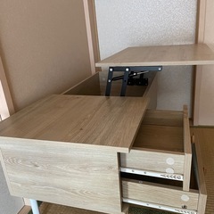 昇降テーブルの画像