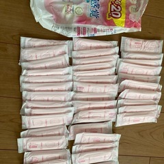 エルゴベビー　インファントインサートと母乳パッドの画像