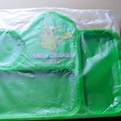 100円　ピカチュウ　ポケモンランチトレイ　ロッテリア