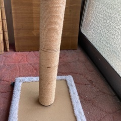 猫　キャットタワー　爪とぎ？