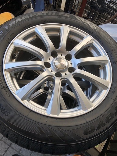 スタッドレスタイヤ