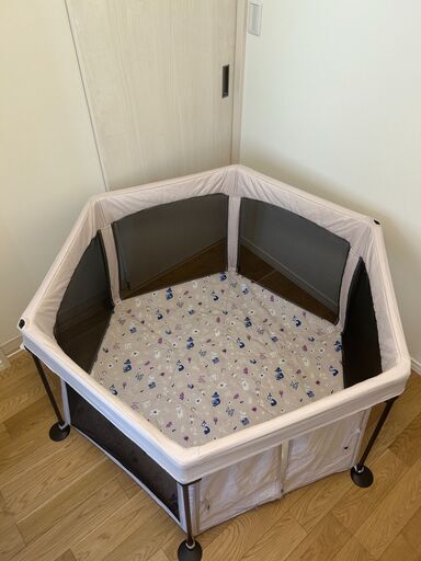 【美品】【東京近郊配送可】【美品】【別売りカラーボール付】ポータブルベビーサークル（ムーミン）