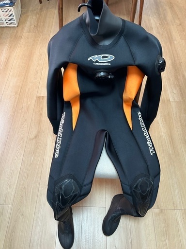 ダイビング器材　スーツ2着　一式