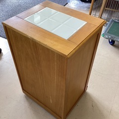 美原店　ゴミ箱　棚の画像