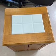 美原店　ゴミ箱　棚の画像