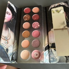 ピオニーエルフ　アイシャドウパレットの画像