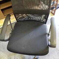 【済】ニトリ 背面メッシュ ワークチェアの画像