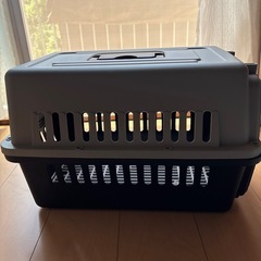 犬猫キャリーケース M  未使用品　持ち手付き の画像