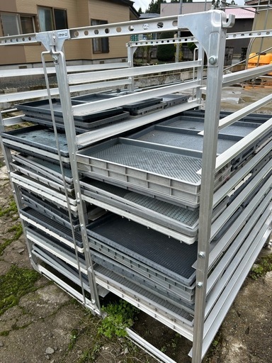 【直接取引限定】アルミ製苗棚水平式80枚用 直接取引限定】アルミ製苗棚水平式80枚用