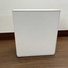 tower 重ねられるスリム蓋付きルーター収納ケースの画像