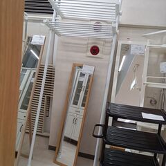 ★ジモティ割あり★  突っ張りラック ホワイト W72～×D42...