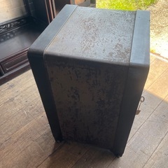 【アンティーク】金庫の画像