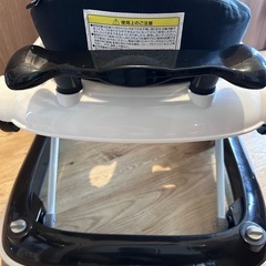 ベビーチェア　
歩行器の画像