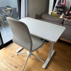 電動昇降デスク＋オフィスチェアセット（¥8,000）の画像