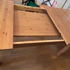 ダイニングテーブルの画像