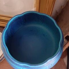 陶器の花瓶の画像