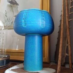 陶器の花瓶の画像