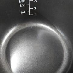 【売ります】ワイ・エス・エヌ　マイコン式３合炊飯器　Y01RC-001WH　2022年製の画像