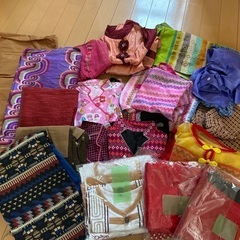 ミャンマーの服　民族衣装ロンジー　女性用と子供用