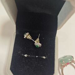 翡翠指輪セットの画像