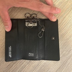 【隣接地域配送可】【美品】ノイインテレッセ  レザー  カーボン  キーケース ブラック×ブラックの画像
