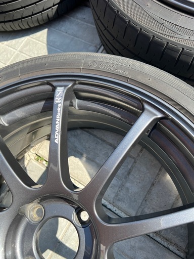 お話中　
アドバンレーシング　17インチ7.5J+41 コンケイブ　アクア装着品