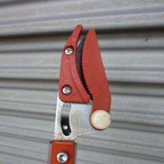 P227　(有)岸本農工具製作所　６段伸縮式高枝切鋏　NO.1830の画像