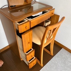 ドレッサー（イス付き）の画像