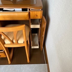 ドレッサー（イス付き）の画像