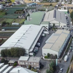 「中型ドライバー・ピッキング作業スタッフ」土日休み／日帰り運行／資格取得支援／長期休暇ありの画像