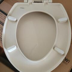 便座 TOTO または JANIS製の画像