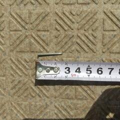 釘（25mm）開封一部使用済みの一包みの画像