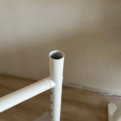 お譲り先決まりました【引き取りの方は500円】【ニトリ】押入れ・クローゼットハンガーラック 幅69.7cmの画像
