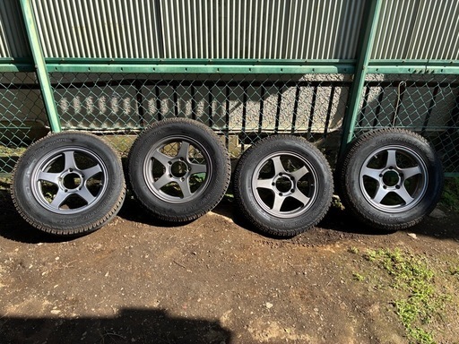 ジムニー　　タイヤホイール４本セット