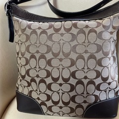 値下げしました。coach斜め掛けバックの画像