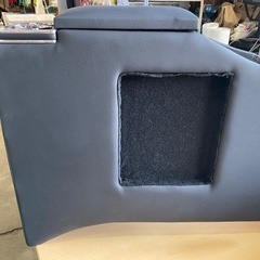 【未使用品】バネットNV200専用 コンソール アームレフト ※適応車種はお客様でご確認お願い致します。の画像
