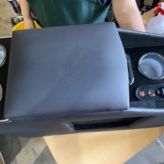 【未使用品】バネットNV200専用 コンソール アームレフト ※適応車種はお客様でご確認お願い致します。の画像