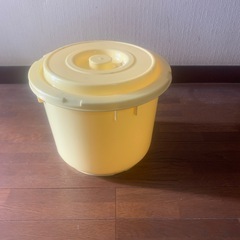プラスチック蓋付き　樽　小