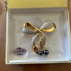 ブローチの画像