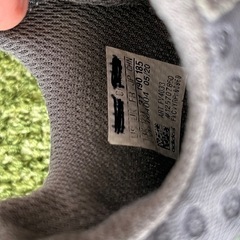 adidas スニーカー　グレー×ライトグリーンの画像