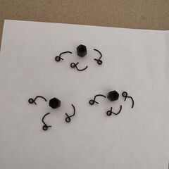 ラジコンパーツ 黒 六角形 パイロットナットとスプリングセット３組の画像