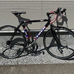 トレックのロードバイクを出品します（ホイール,サドルはボントレガ...