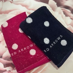 UNITED ARROWS ドット柄ウォッシュタオル紺 赤 セットの画像